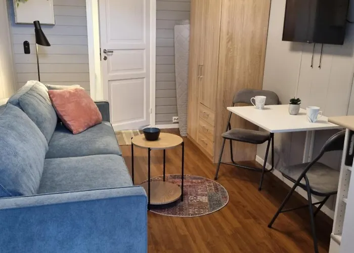 Small And Cosy With Free Parking